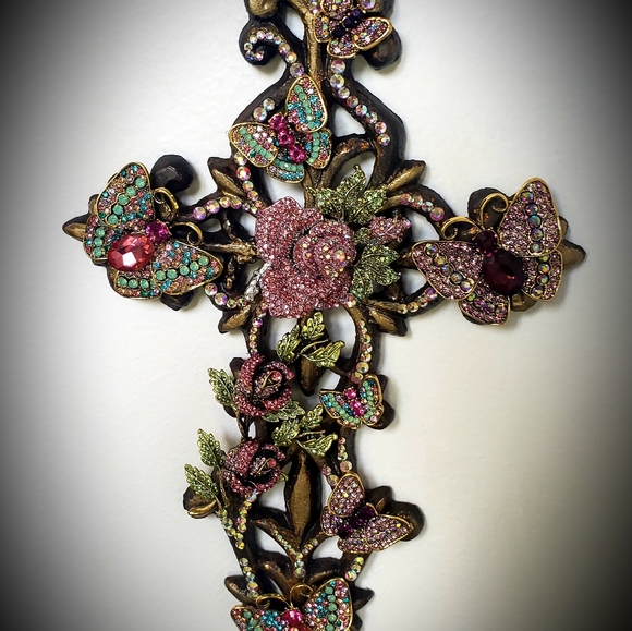 Floral, garden inspired wall cross, handmade,  one-of-a-kind - Picture 2 of 10